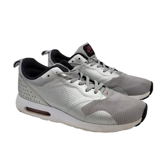 Nike Air Max Tavas Metallic Silver Athletic Sneaker Workout Athleisure Size 8 - Picture 1 of 12
